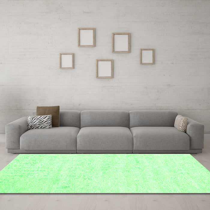 Machine Washable Abstract Green Contemporary Area Rugs in a Living Room,, wshcon2300grn
