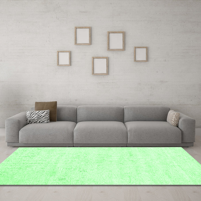 Machine Washable Abstract Emerald Green Contemporary Area Rugs in a Living Room,, wshcon2300emgrn