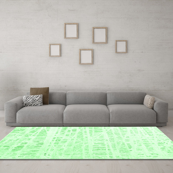 Machine Washable Solid Emerald Green Modern Area Rugs in a Living Room,, wshcon2302emgrn