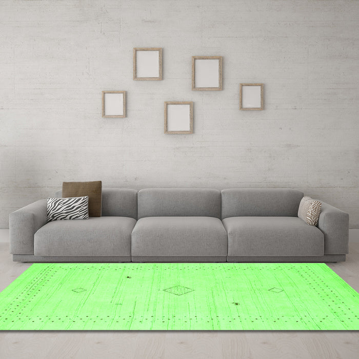 Machine Washable Solid Green Modern Area Rugs in a Living Room,, wshcon2304grn
