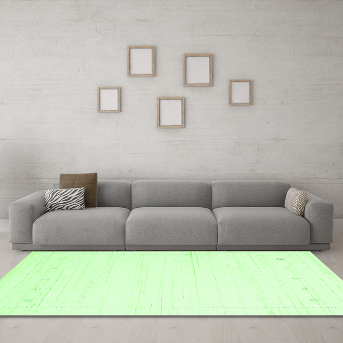 Machine Washable Solid Green Modern Area Rugs in a Living Room,, wshcon2309grn