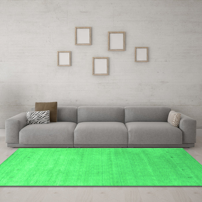 Machine Washable Abstract Green Contemporary Area Rugs in a Living Room,, wshcon2314grn