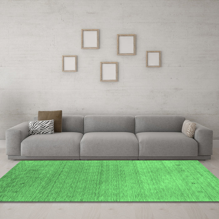 Machine Washable Abstract Emerald Green Contemporary Area Rugs in a Living Room,, wshcon2317emgrn