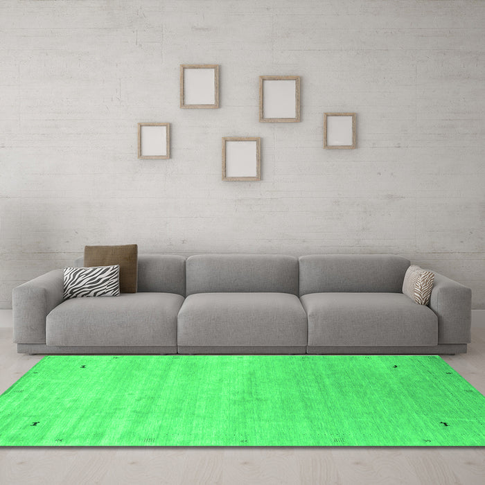 Machine Washable Abstract Green Contemporary Area Rugs in a Living Room,, wshcon2318grn
