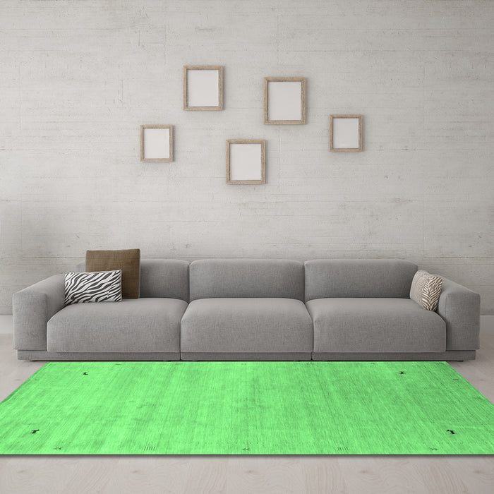 Machine Washable Abstract Emerald Green Contemporary Area Rugs in a Living Room,, wshcon2318emgrn