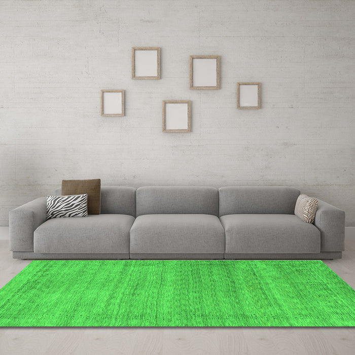 Machine Washable Abstract Green Contemporary Area Rugs in a Living Room,, wshcon2319grn