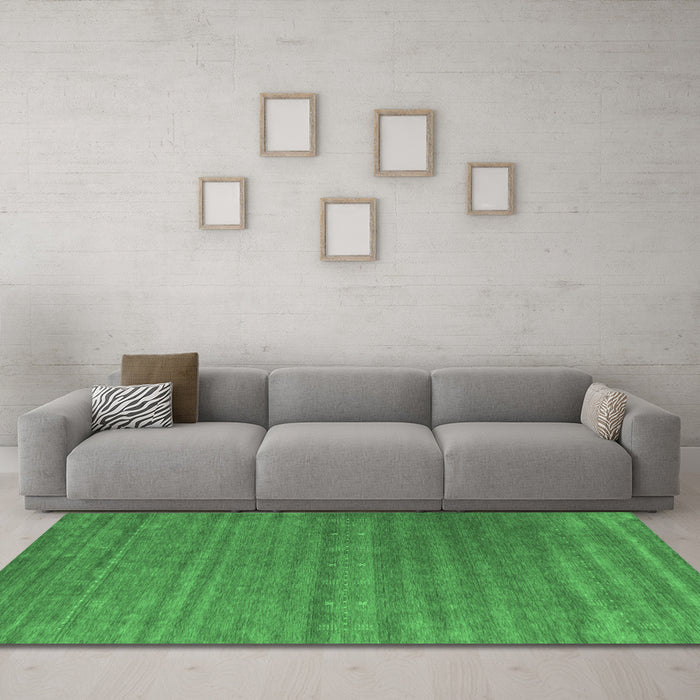 Machine Washable Abstract Emerald Green Contemporary Area Rugs in a Living Room,, wshcon2320emgrn