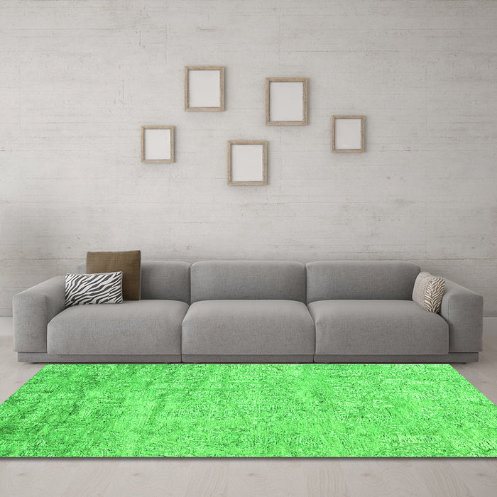 Machine Washable Abstract Green Contemporary Area Rugs in a Living Room,, wshcon2323grn