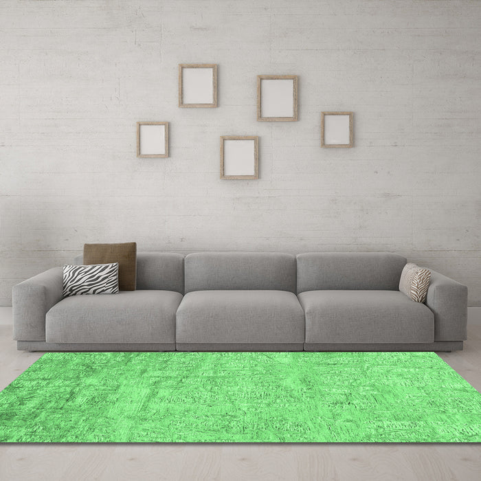 Machine Washable Abstract Emerald Green Contemporary Area Rugs in a Living Room,, wshcon2323emgrn