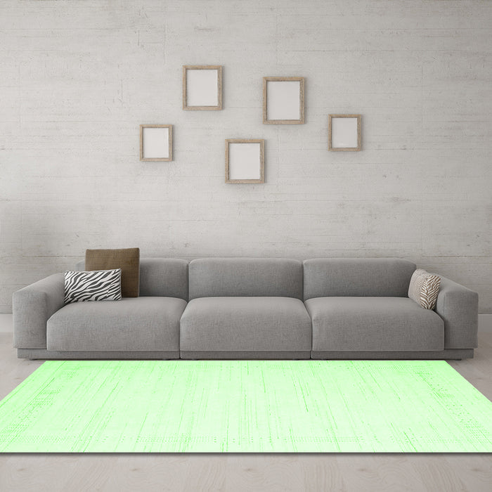 Machine Washable Solid Green Modern Area Rugs in a Living Room,, wshcon2325grn