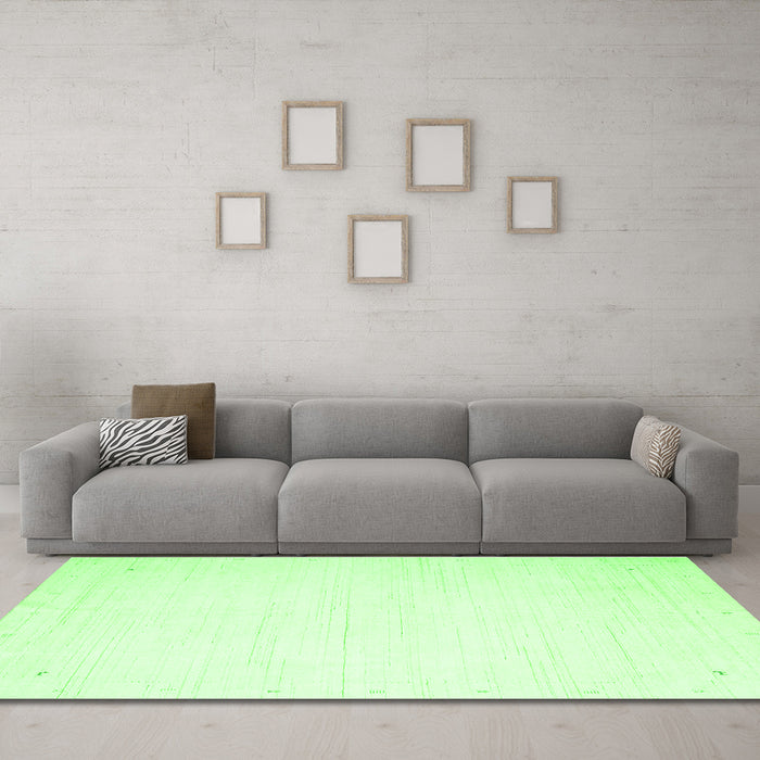 Machine Washable Solid Green Modern Area Rugs in a Living Room,, wshcon2326grn