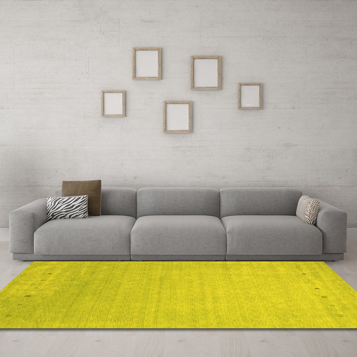Machine Washable Abstract Yellow Contemporary Rug in a Living Room, wshcon2327yw