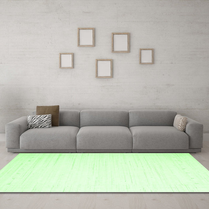 Machine Washable Solid Green Modern Area Rugs in a Living Room,, wshcon2328grn