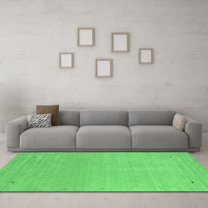 Machine Washable Abstract Emerald Green Contemporary Area Rugs in a Living Room,, wshcon2329emgrn