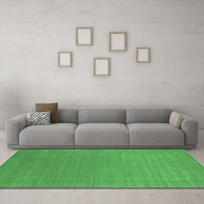 Machine Washable Abstract Emerald Green Contemporary Area Rugs in a Living Room,, wshcon2334emgrn