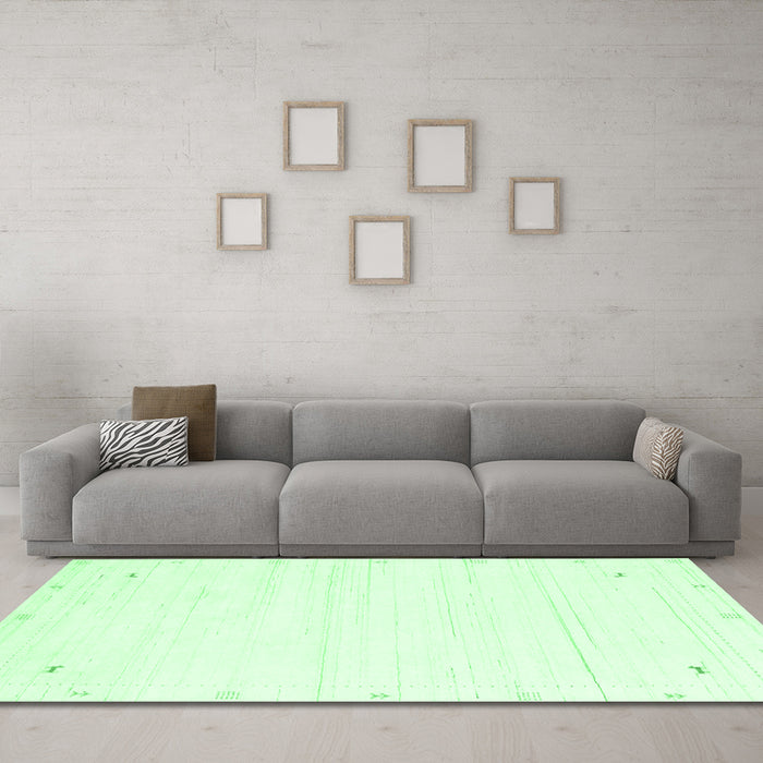 Machine Washable Solid Emerald Green Modern Area Rugs in a Living Room,, wshcon2344emgrn