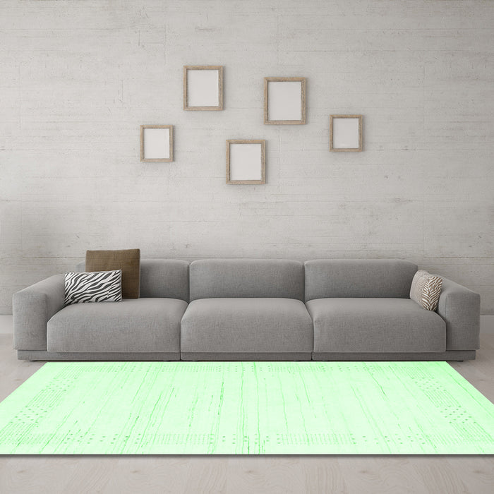 Machine Washable Solid Emerald Green Modern Area Rugs in a Living Room,, wshcon2346emgrn