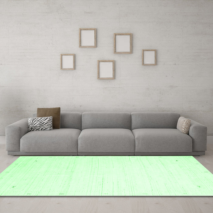 Machine Washable Solid Emerald Green Modern Area Rugs in a Living Room,, wshcon2348emgrn