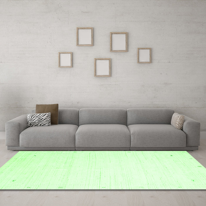 Machine Washable Solid Green Modern Area Rugs in a Living Room,, wshcon2348grn