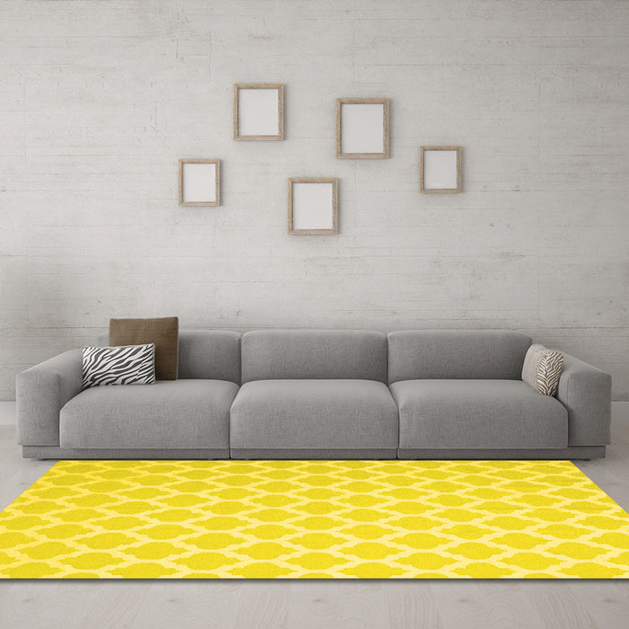 Machine Washable Trellis Yellow Modern Rug in a Living Room, wshcon2353yw