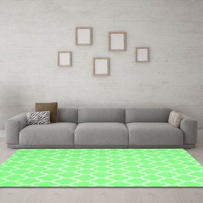 Machine Washable Trellis Emerald Green Modern Area Rugs in a Living Room,, wshcon2353emgrn