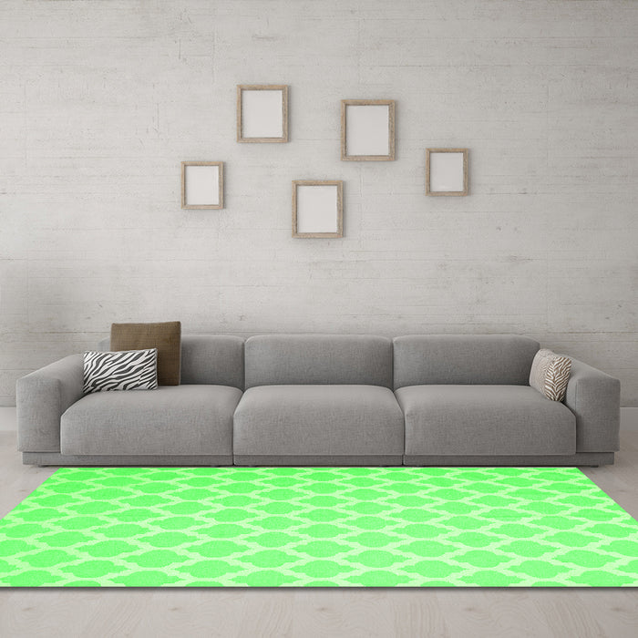 Machine Washable Trellis Green Modern Area Rugs in a Living Room,, wshcon2353grn