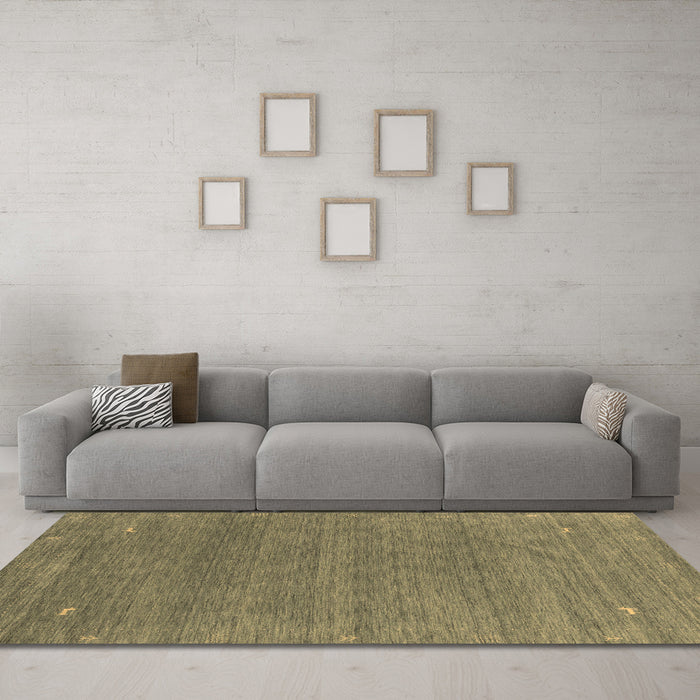 Machine Washable Abstract Brown Contemporary Rug in a Living Room,, wshcon2358brn
