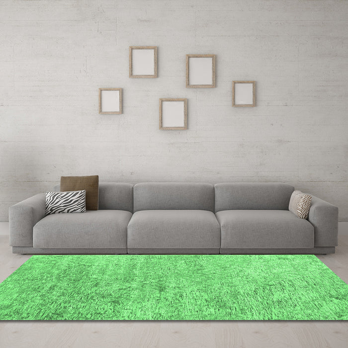 Machine Washable Abstract Emerald Green Contemporary Area Rugs in a Living Room,, wshcon2361emgrn