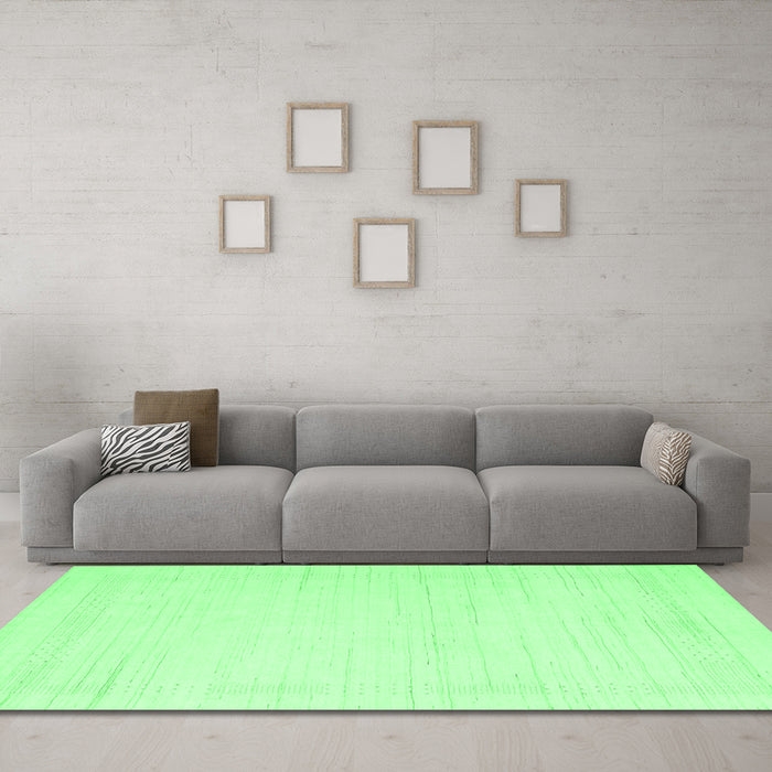 Machine Washable Solid Emerald Green Modern Area Rugs in a Living Room,, wshcon2369emgrn