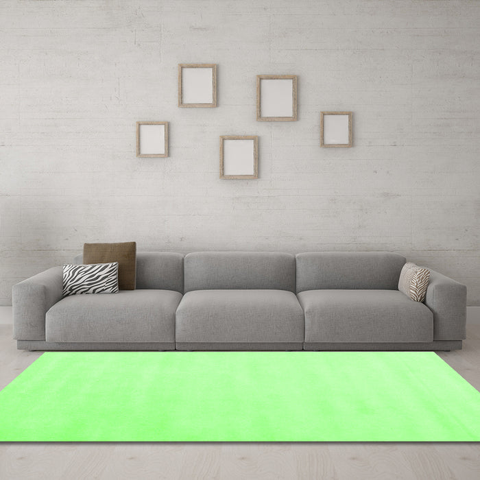 Machine Washable Solid Green Modern Area Rugs in a Living Room,, wshcon2373grn
