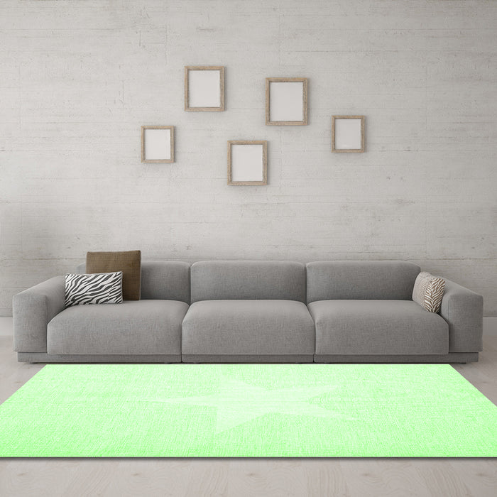 Machine Washable Solid Green Modern Area Rugs in a Living Room,, wshcon2381grn