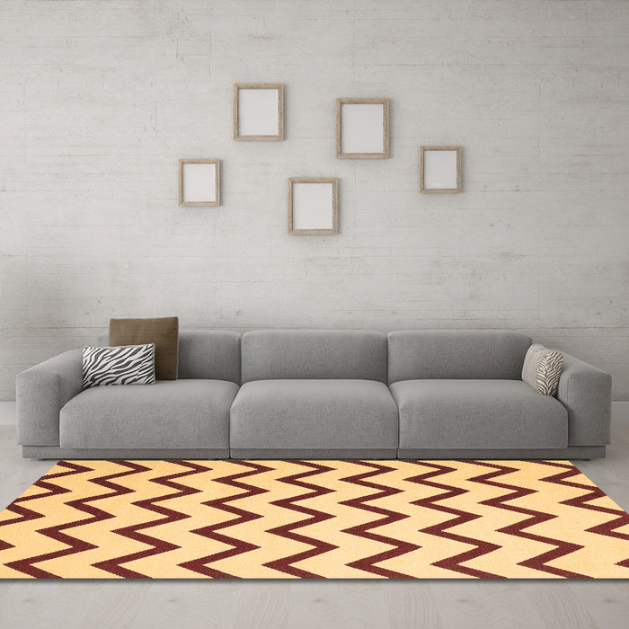 Machine Washable Abstract Brown Contemporary Rug in a Living Room,, wshcon2386brn