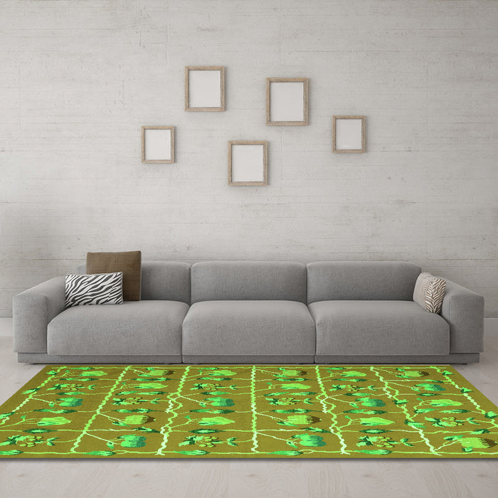 Machine Washable Abstract Green Contemporary Area Rugs in a Living Room,, wshcon2389grn