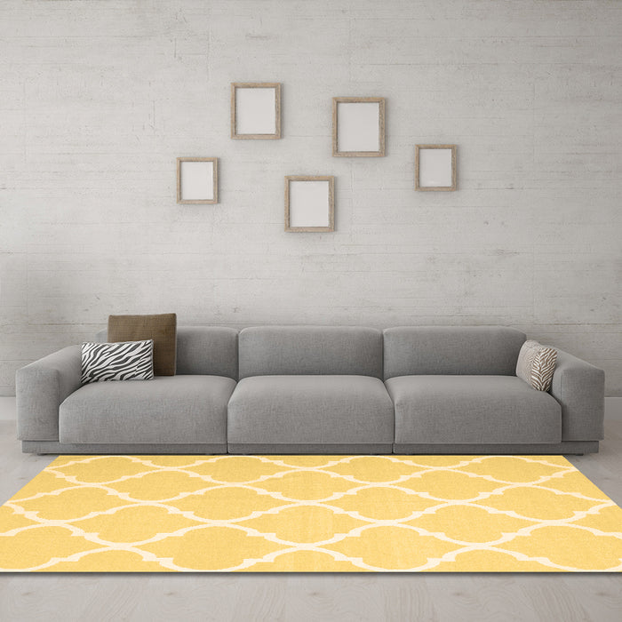 Machine Washable Trellis Brown Modern Rug in a Living Room,, wshcon2396brn