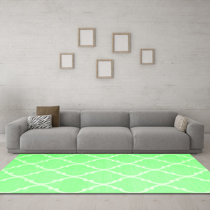 Machine Washable Trellis Green Modern Area Rugs in a Living Room,, wshcon2396grn