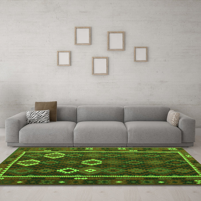 Machine Washable Oriental Green Traditional Area Rugs in a Living Room,, wshcon2400grn