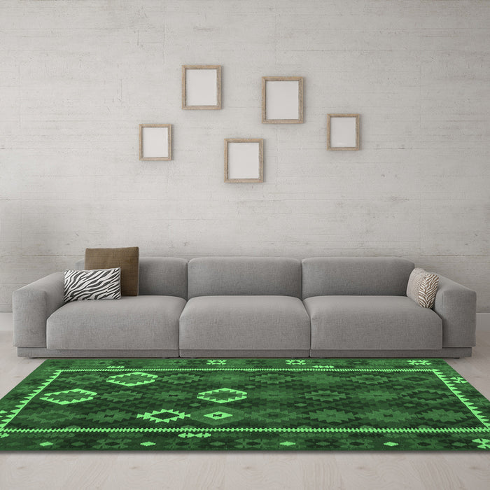 Machine Washable Oriental Emerald Green Traditional Area Rugs in a Living Room,, wshcon2400emgrn