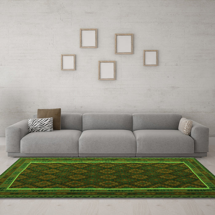 Machine Washable Oriental Green Traditional Area Rugs in a Living Room,, wshcon2402grn