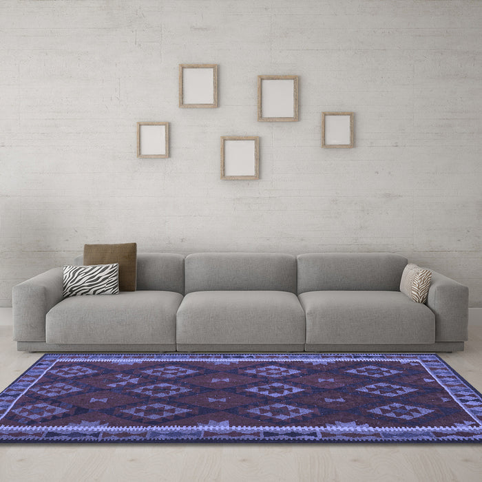 Machine Washable Oriental Blue Traditional Rug in a Living Room, wshcon2404blu