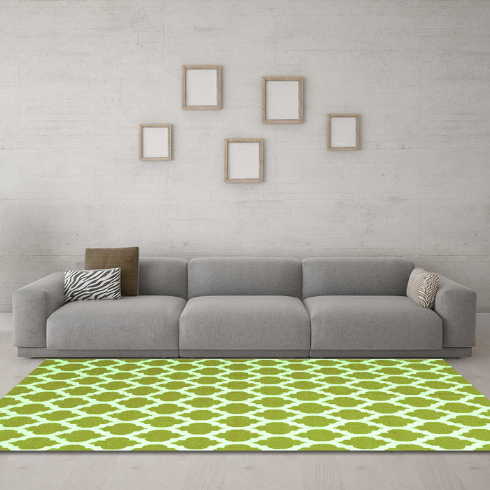 Machine Washable Trellis Green Modern Area Rugs in a Living Room,, wshcon2405grn