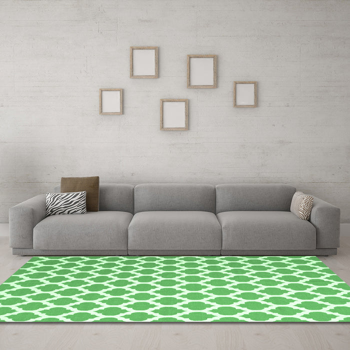 Machine Washable Trellis Emerald Green Modern Area Rugs in a Living Room,, wshcon2405emgrn