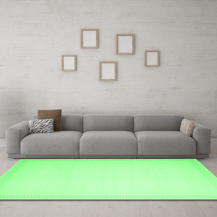 Machine Washable Solid Emerald Green Modern Area Rugs in a Living Room,, wshcon2408emgrn
