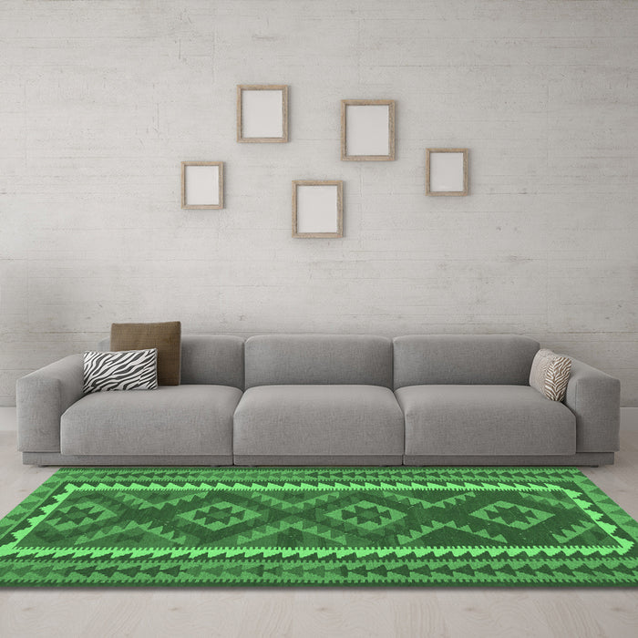 Machine Washable Oriental Emerald Green Traditional Area Rugs in a Living Room,, wshcon2412emgrn