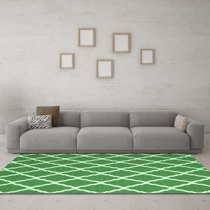 Machine Washable Trellis Emerald Green Modern Area Rugs in a Living Room,, wshcon2418emgrn