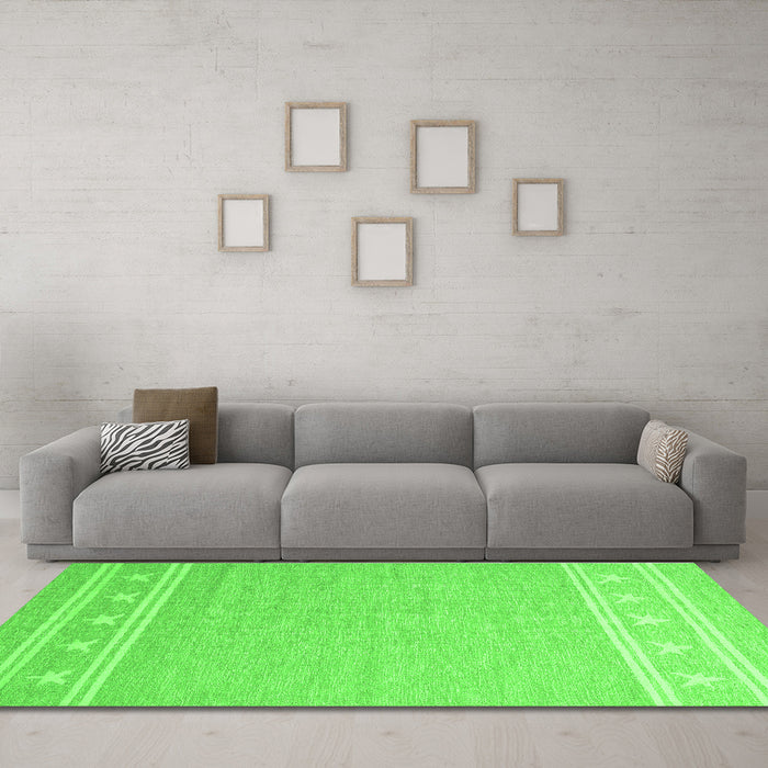Machine Washable Abstract Green Contemporary Area Rugs in a Living Room,, wshcon2421grn