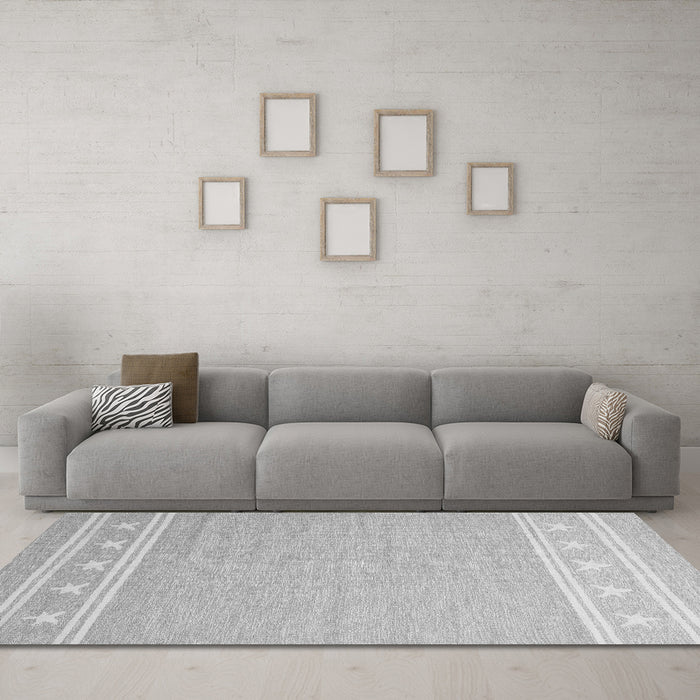 Machine Washable Abstract Gray Contemporary Rug in a Living Room,, wshcon2421gry
