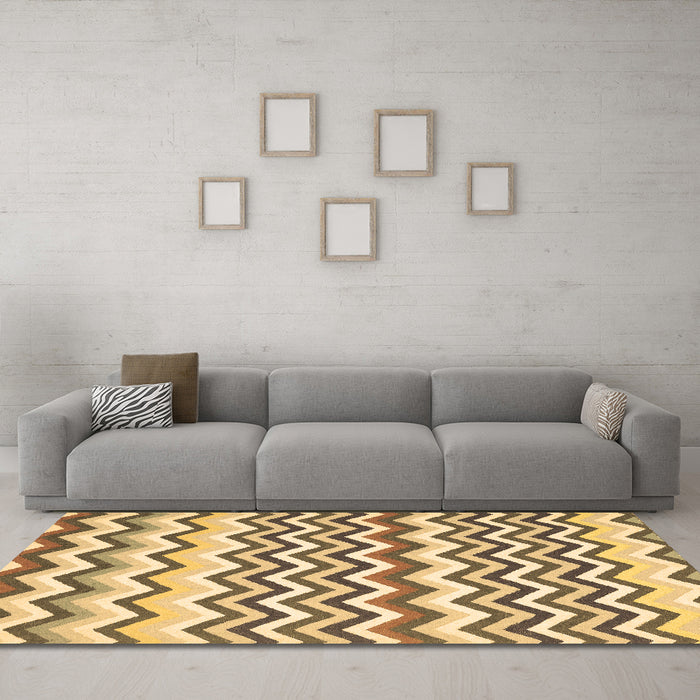 Machine Washable Abstract Brown Contemporary Rug in a Living Room,, wshcon2429brn