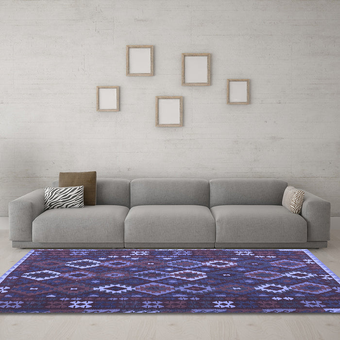 Machine Washable Oriental Blue Traditional Rug in a Living Room, wshcon2432blu