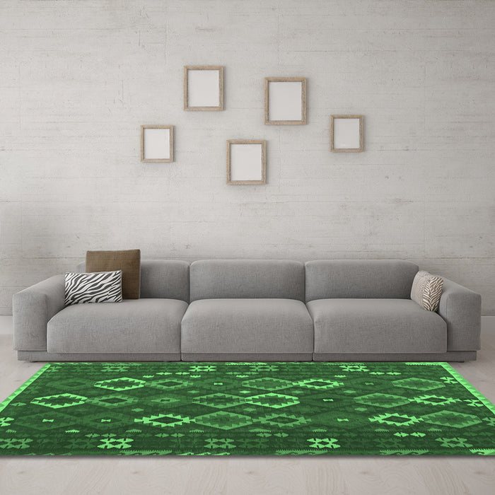 Machine Washable Oriental Emerald Green Traditional Area Rugs in a Living Room,, wshcon2432emgrn