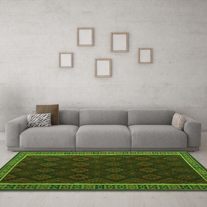 Machine Washable Oriental Green Traditional Area Rugs in a Living Room,, wshcon2433grn